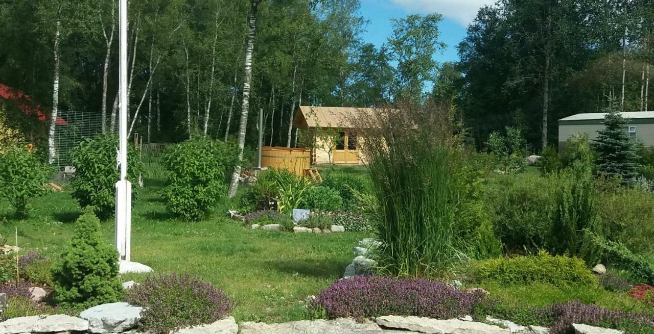 Hueueru Puhkemajad Guest House Huuru Exterior foto