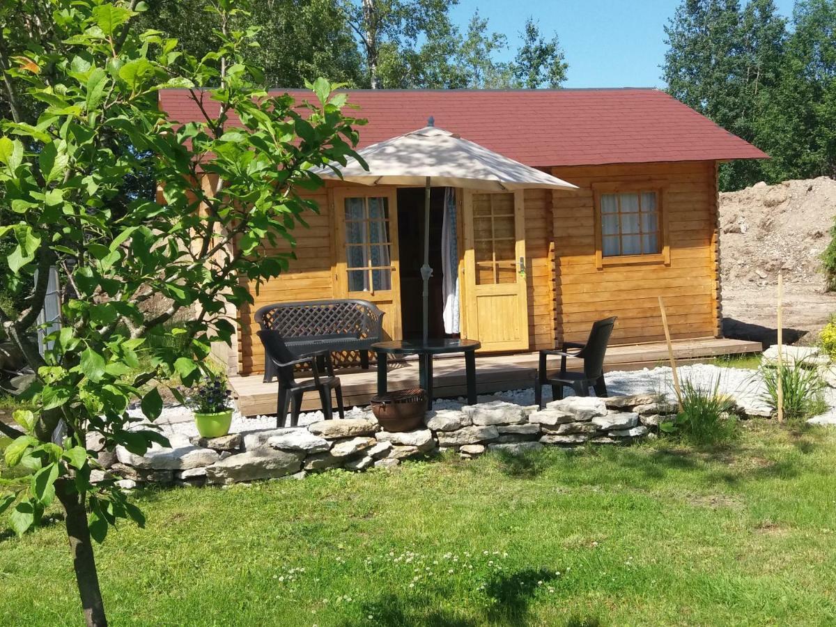 Hueueru Puhkemajad Guest House Huuru Exterior foto