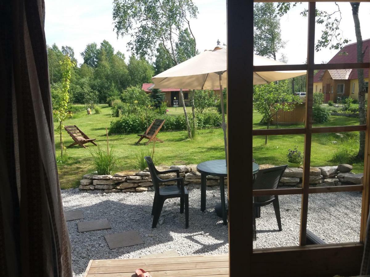 Hueueru Puhkemajad Guest House Huuru Exterior foto